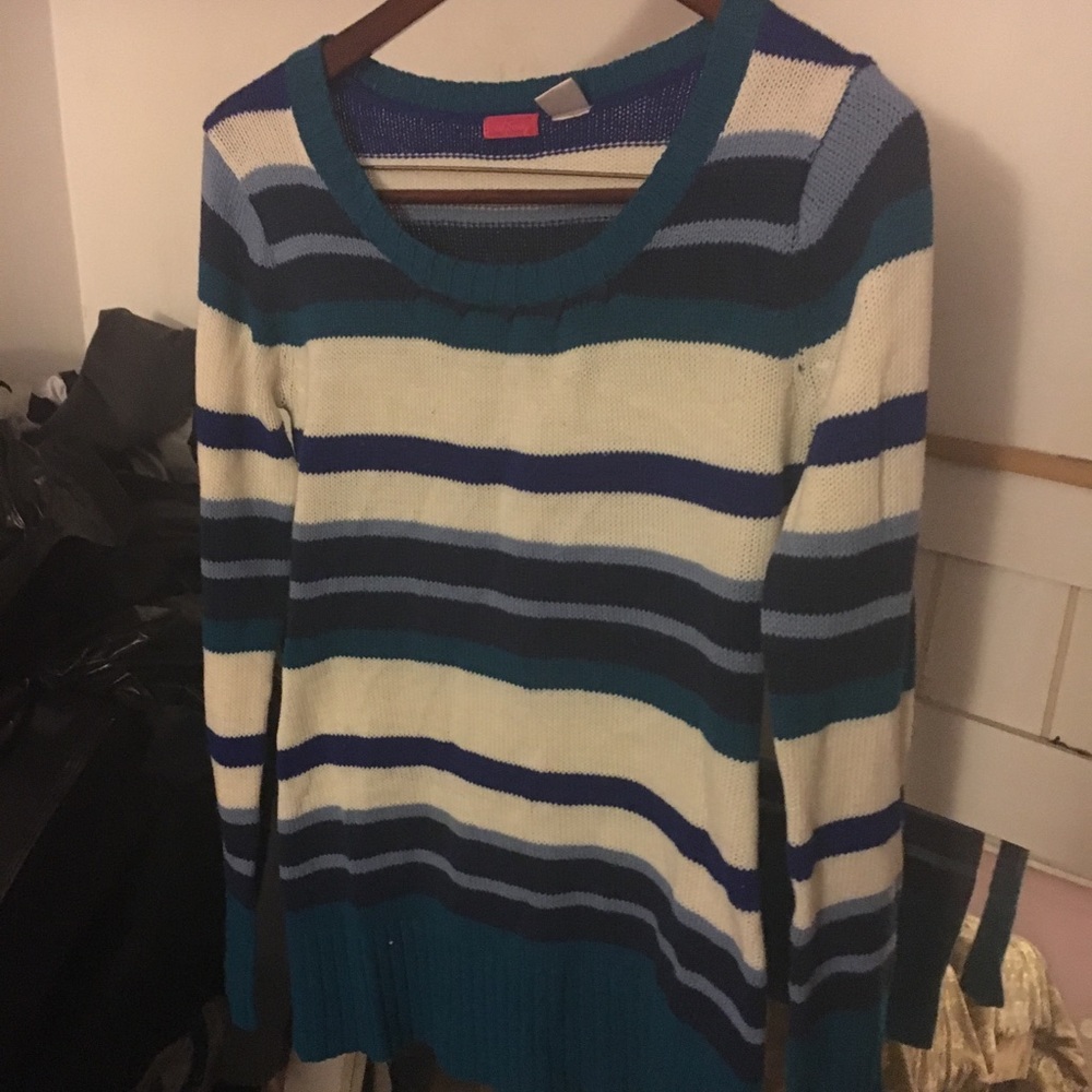 Blue and white stripped sweater!